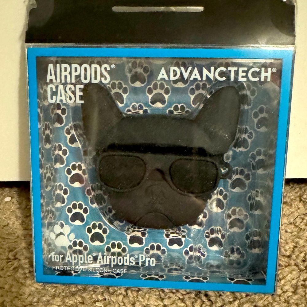 Adorable Advanctech AirPods Pro French Bulldog silicone protective case NIB
